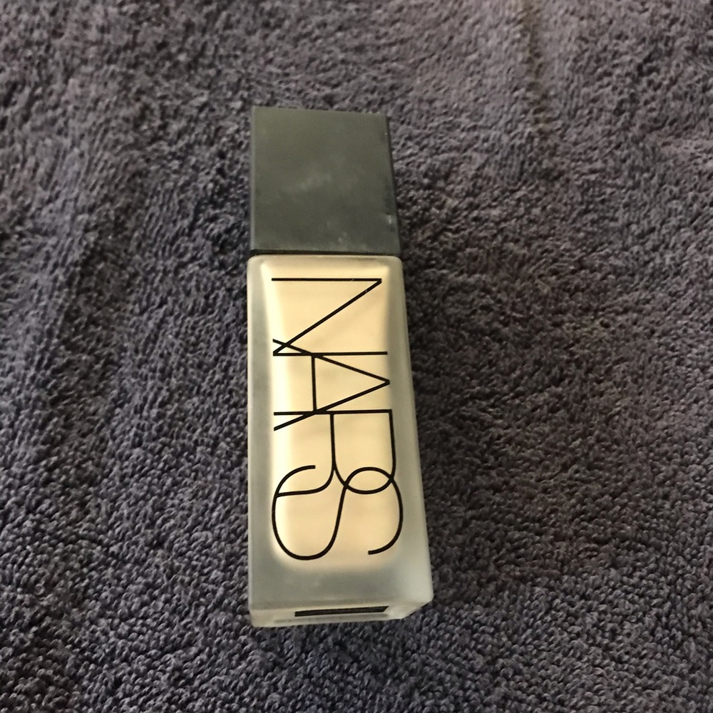 All Day Luminous Weightless Foundation